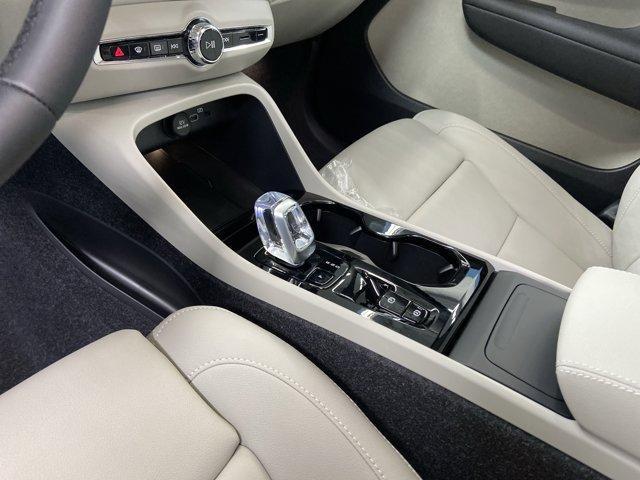 Photo of 2026 Denim Blue Volvo XC40