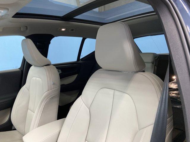 Photo of 2026 Denim Blue Volvo XC40