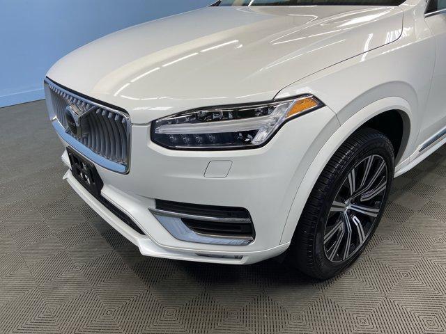 Photo of 2024 Crystal White Volvo XC90