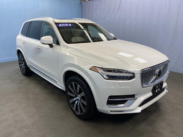 Photo of 2024 Crystal White Volvo XC90