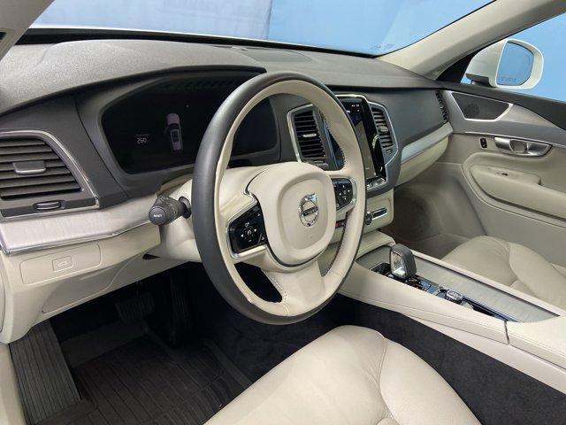 Photo of 2024 Crystal White Volvo XC90