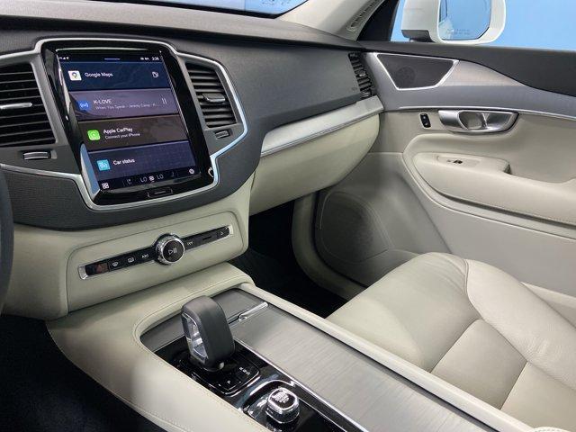 Photo of 2024 Crystal White Volvo XC90