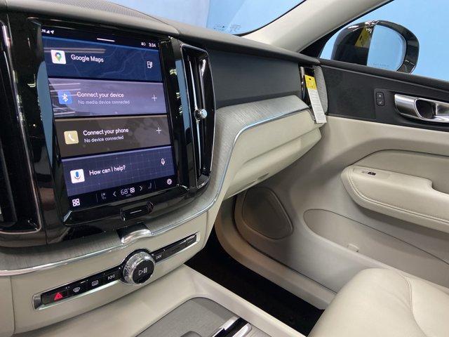 Photo of 2025 Bright Volvo XC60 Plug-In Hybrid