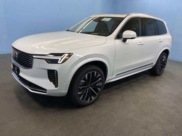 Photo of 2025 Crystal White Volvo XC90