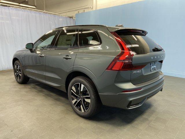 Photo of 2026 Forest Green Volvo XC60 Plug-In Hybrid