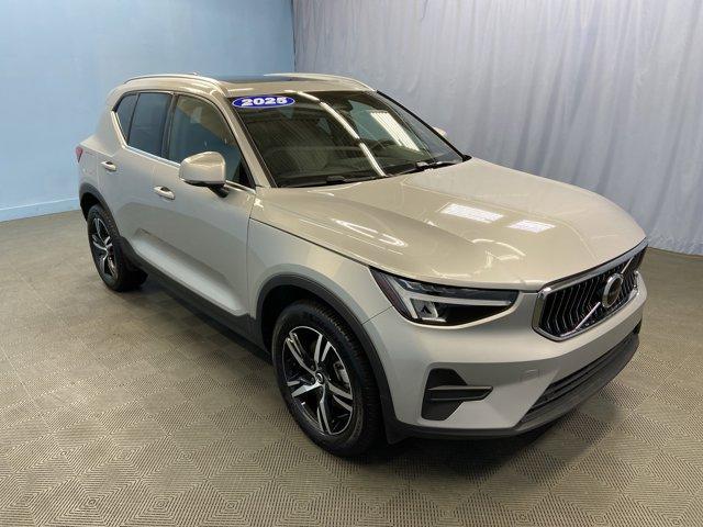 2025 Volvo XC40