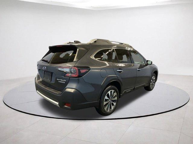 Photo of 2024 Magnetite Gray Metallic Subaru Outback