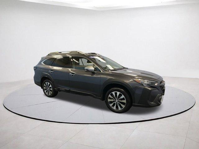 Photo of 2024 Magnetite Gray Metallic Subaru Outback