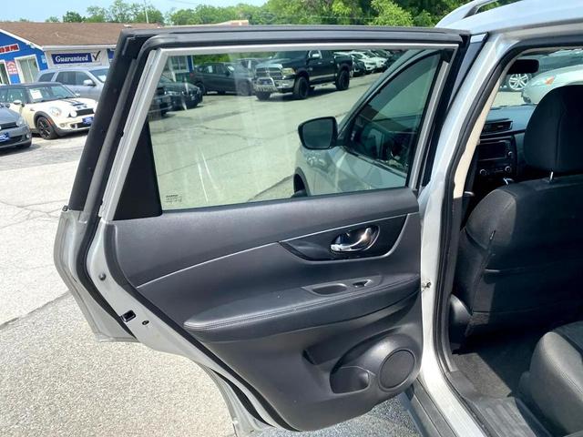 Photo of 2018 Brilliant Silver Nissan Rogue