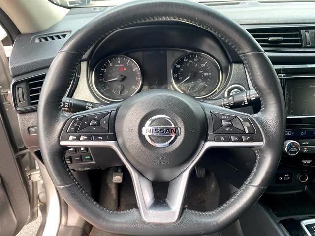 Photo of 2018 Brilliant Silver Nissan Rogue