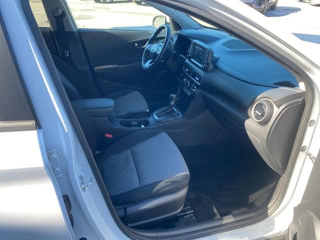 Photo of 2019 Chalk White Hyundai KONA