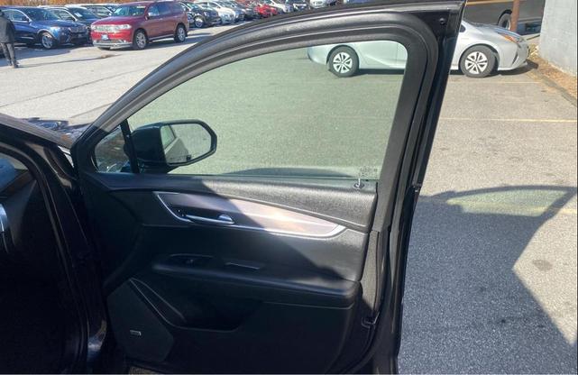 Photo of 2018 Gray Cadillac XT5