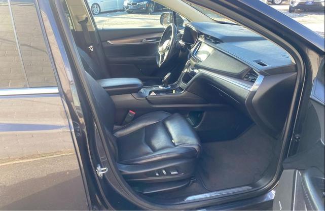 Photo of 2018 Gray Cadillac XT5