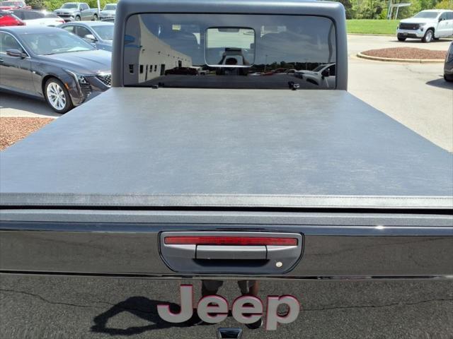 Photo of 2024 Black Clearcoat Jeep Gladiator