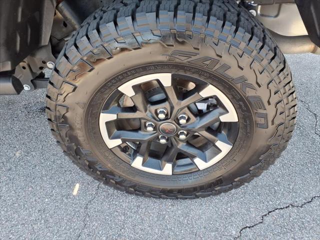 Photo of 2024 Black Clearcoat Jeep Gladiator