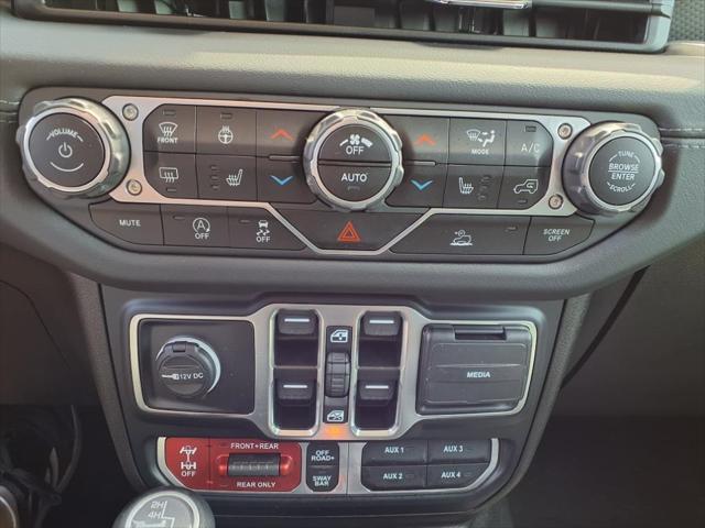Photo of 2024 Black Clearcoat Jeep Gladiator