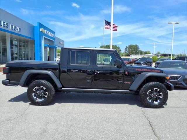 Photo of 2024 Black Clearcoat Jeep Gladiator