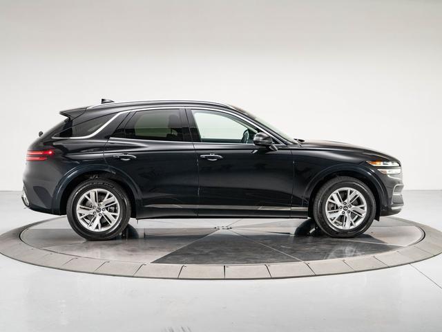 Photo of 2023 Vik Black Genesis GV70
