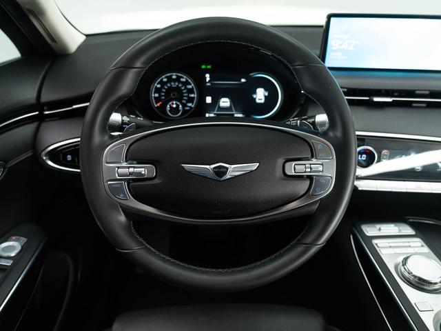 Photo of 2023 Vik Black Genesis GV70
