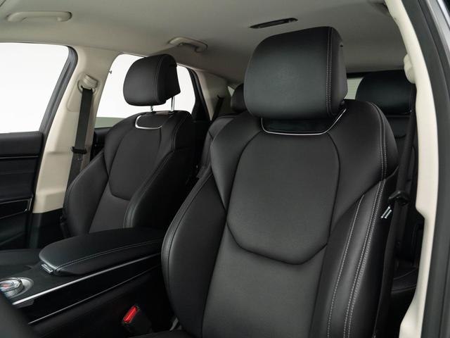 Photo of 2023 Vik Black Genesis GV70