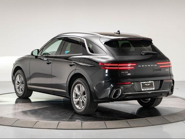 Photo of 2023 Vik Black Genesis GV70