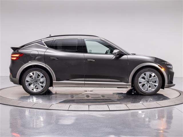 Photo of 2025 Makalu Gray Genesis GV60