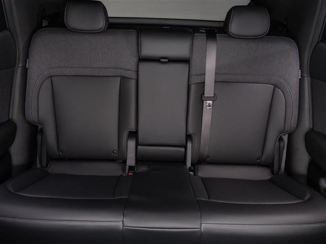 Photo of 2025 Makalu Gray Genesis GV60