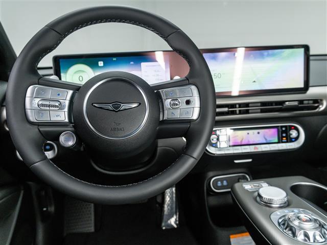Photo of 2025 Vik Black Genesis GV60