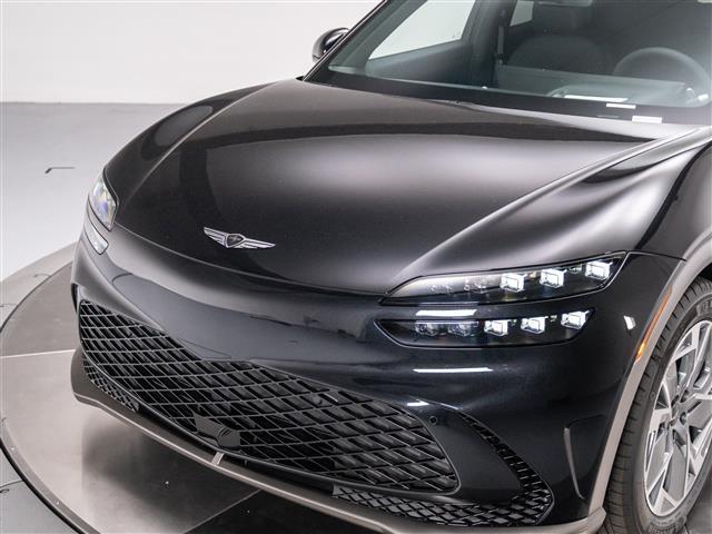 Photo of 2025 Vik Black Genesis GV60
