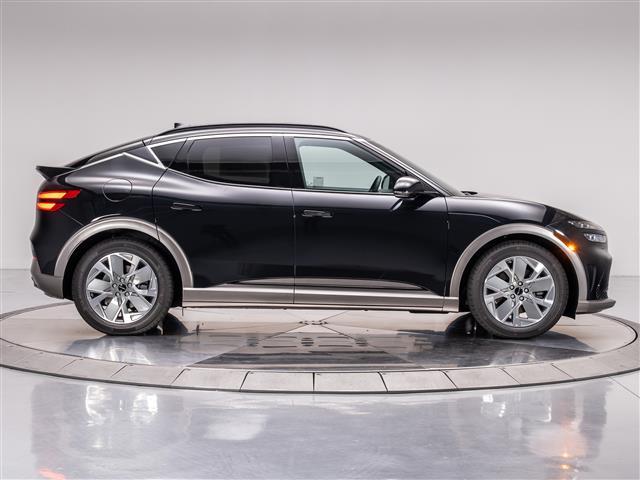 Photo of 2025 Vik Black Genesis GV60