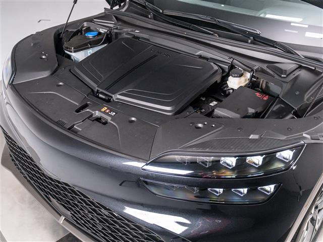 Photo of 2025 Vik Black Genesis GV60