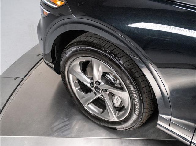 Photo of 2026 Vik Black Genesis GV70