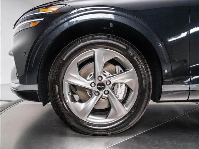 Photo of 2026 Vik Black Genesis GV70