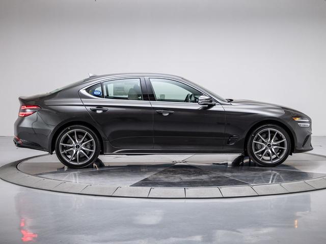 Photo of 2026 Makalu Gray Genesis G70