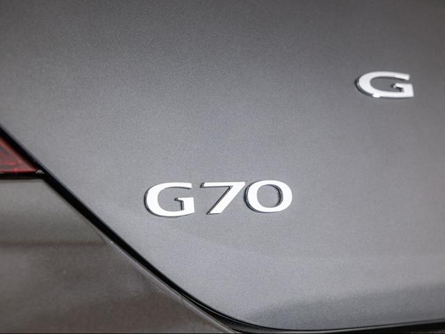 Photo of 2026 Makalu Gray Genesis G70