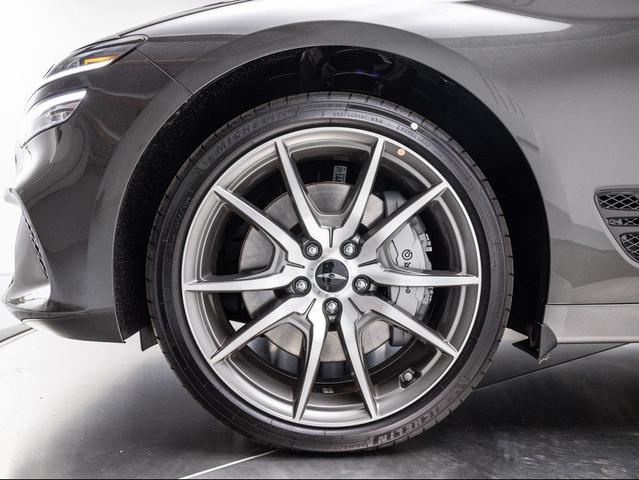 Photo of 2026 Makalu Gray Genesis G70