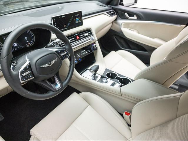 Photo of 2026 Makalu Gray Genesis G70