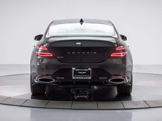 Photo of 2026 Makalu Gray Genesis G70