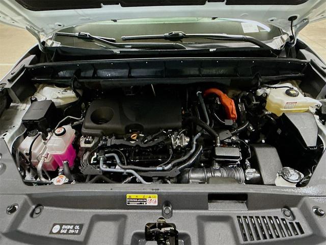 Photo of 2023 Wind Chill Pearl Toyota Highlander Hybrid