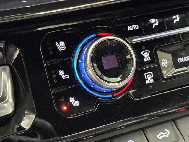 Photo of 2023 Summit White GMC Sierra 1500