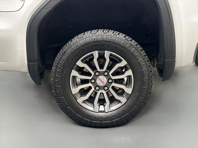 Photo of 2023 Summit White GMC Sierra 1500