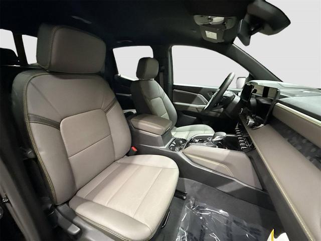 Photo of 2025 Black Chevrolet Colorado