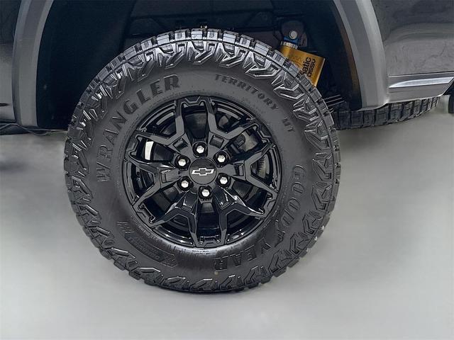 Photo of 2025 Black Chevrolet Colorado