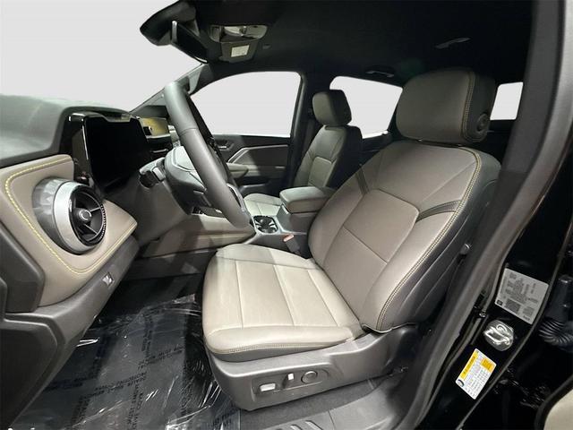 Photo of 2025 Black Chevrolet Colorado