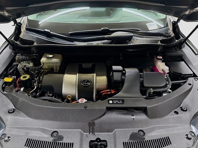 Photo of 2021 Atomic Silver Lexus RX 450h