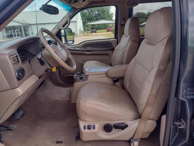 Photo of 2001 Dark Green Ford Excursion