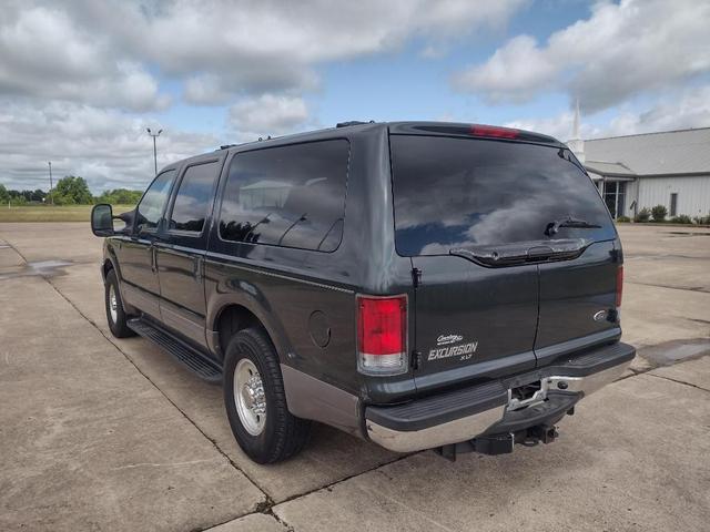 Photo of 2001 Dark Green Ford Excursion