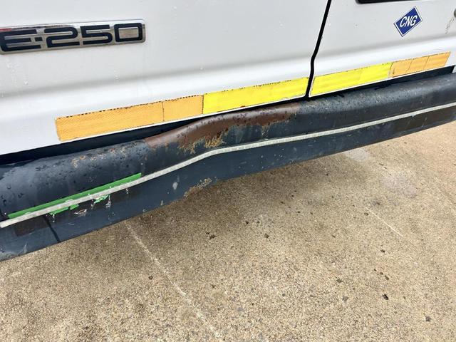 Photo of 2010 White Ford E250