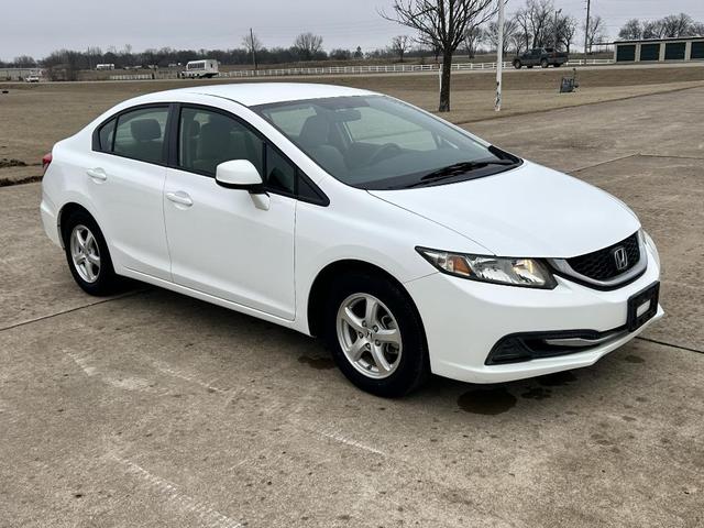 Photo of 2013 White Honda Civic
