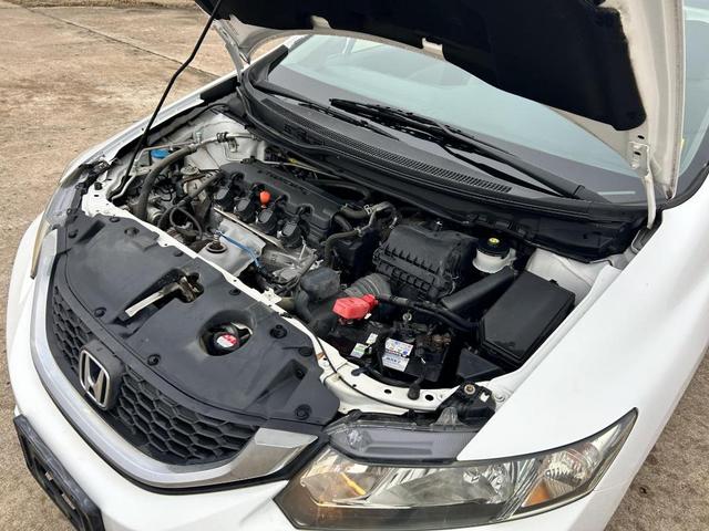 Photo of 2013 White Honda Civic